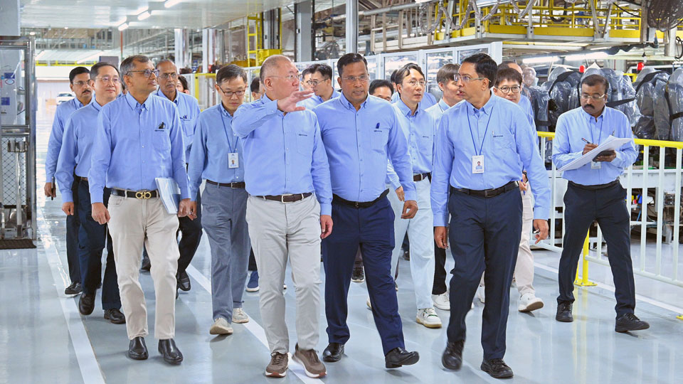 현대차그룹 정의선 회장이 피지컬 AI 투자를 이어가고 있다.